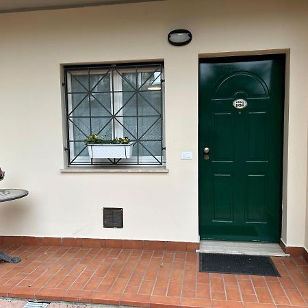 Appartamento In Villa Nico'S Home 갈라라테 외부 사진