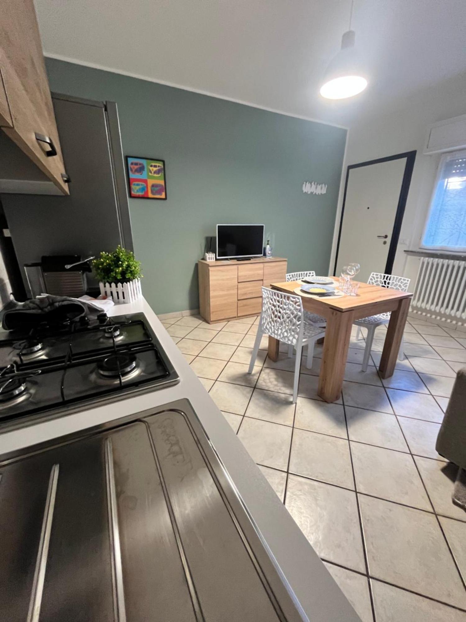 Appartamento In Villa Nico'S Home 갈라라테 외부 사진