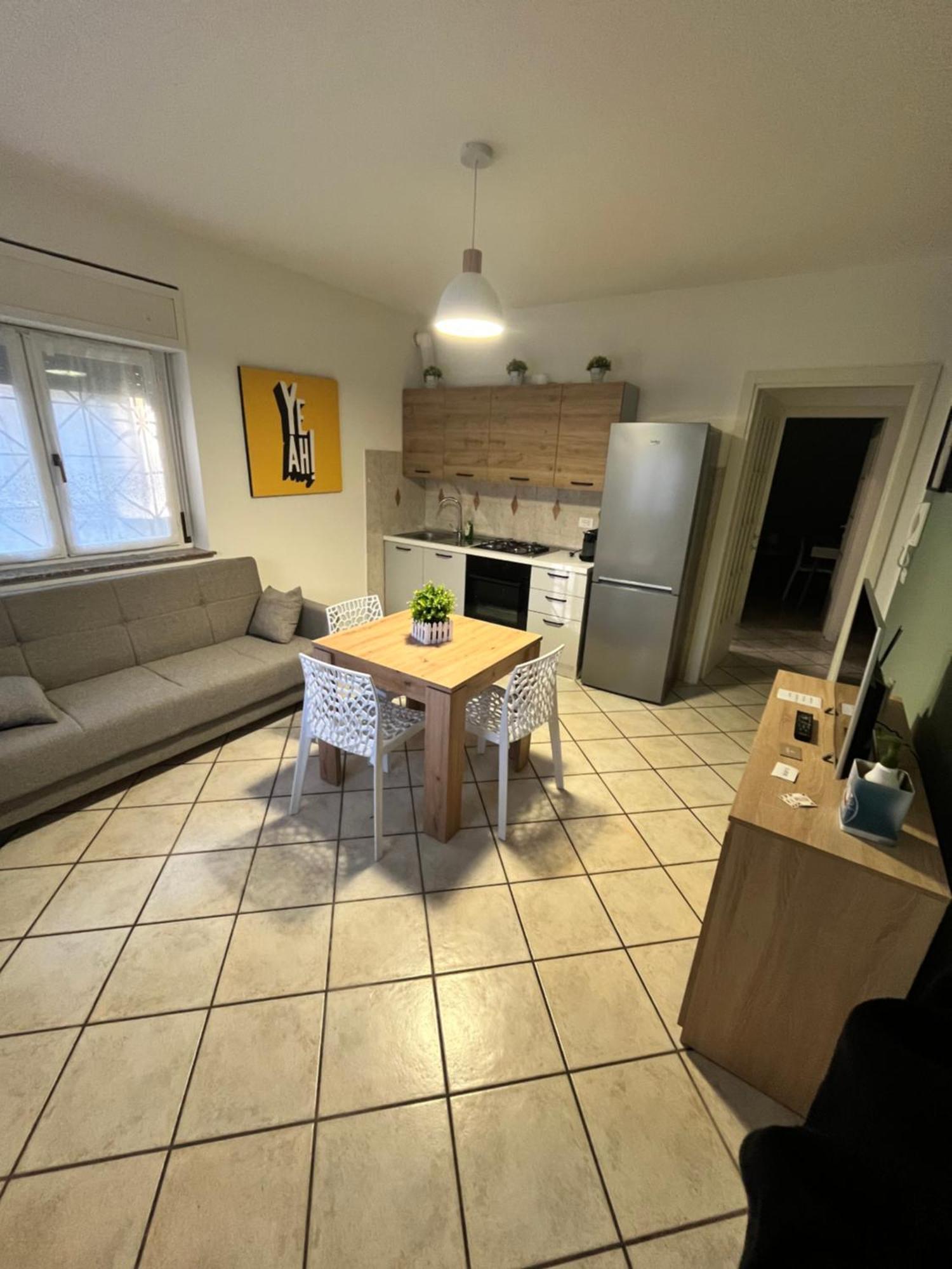 Appartamento In Villa Nico'S Home 갈라라테 외부 사진